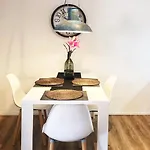 Apartmán Gemuetliches Mit Balkon Und Tiefgaragenstellplatz *