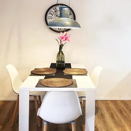 דירה Gemuetliches Mit Balkon Und Tiefgaragenstellplatz *