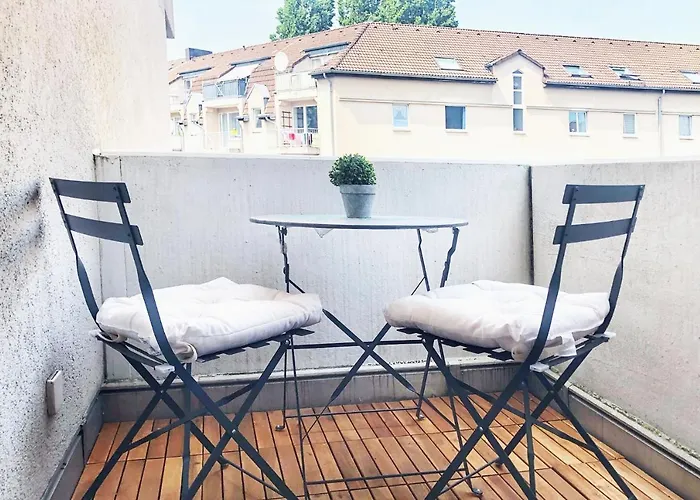 Gemuetliches Mit Balkon Und Tiefgaragenstellplatz *